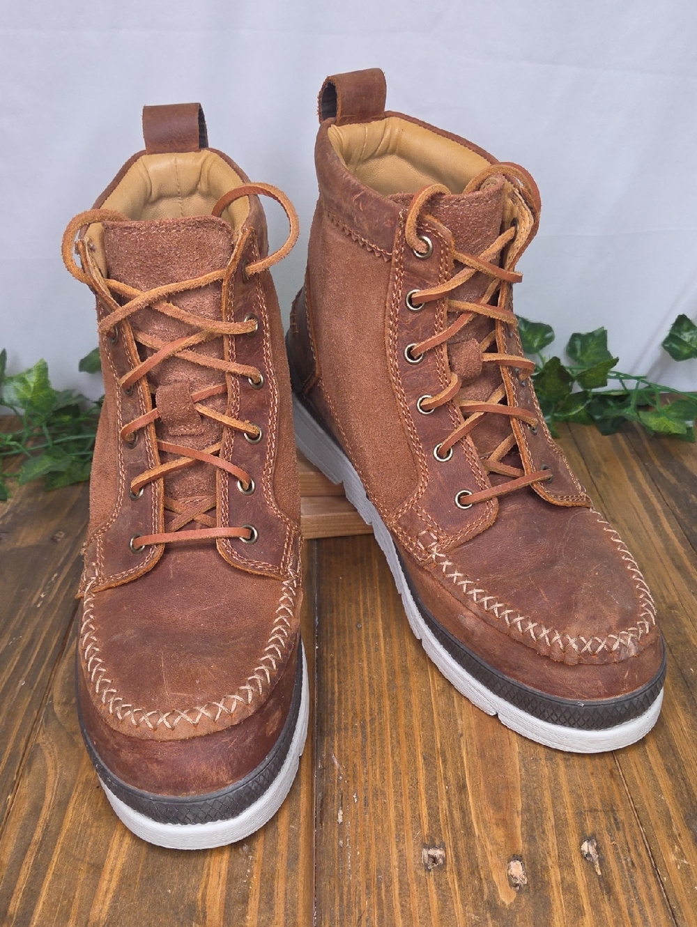 Manitobah. Men's Brown Leather Mukluks Boots. Size 11.5